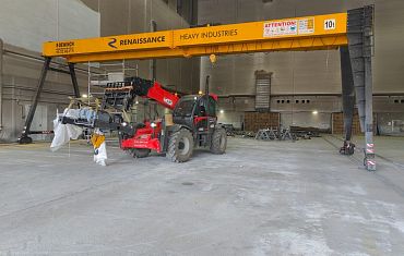 Монтаж кран-балки с помощью телескопического погрузчика